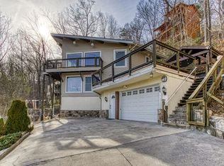 1484 Zurich Rd, Gatlinburg, TN 37738