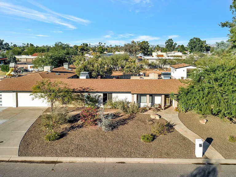 6316 E Delcoa Ave — Photo 29
