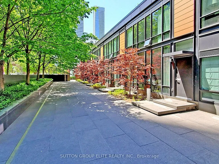 110 Charles St E #2410 — Photo 21