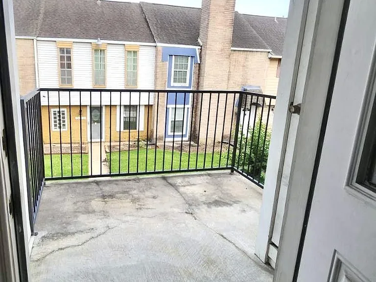 11899 Algonquin Dr #5 — Photo 10