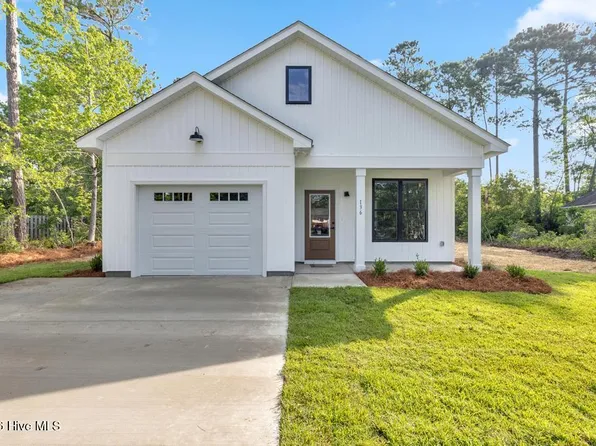 302 Pine Court, Hampstead, NC 28443