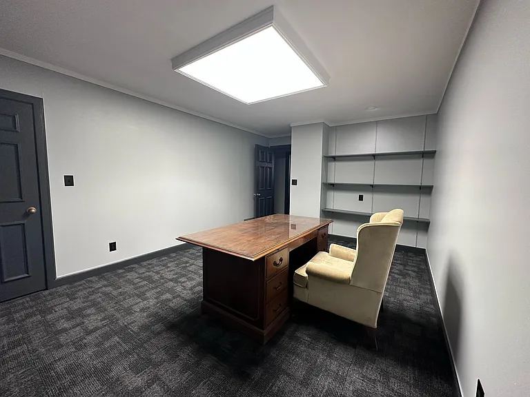 111 W 8th St #1 — Photo 1