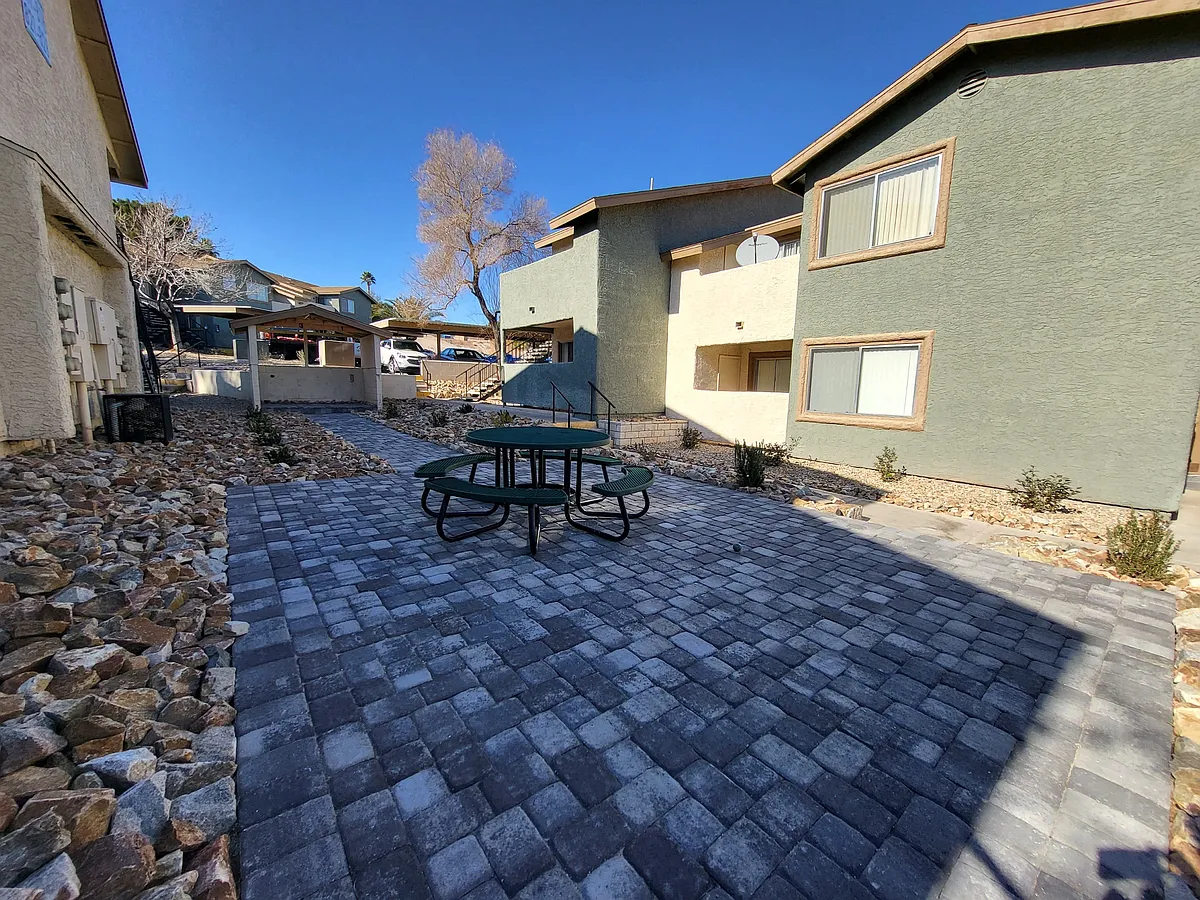 Building Photo - Sunset Winds Apartments