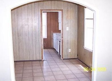 2nd image of 816 Brokaw Ave