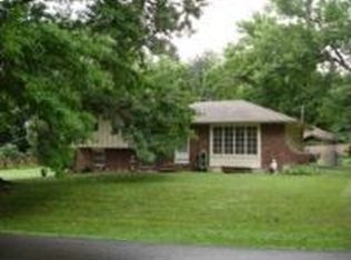 113 Circle Dr, Pleasant Valley, MO 64068