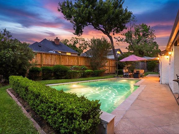 3rd image of 2 Wild Oak Cir