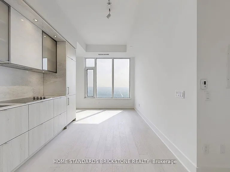 11 Yorkville Ave #6305 — Photo 18