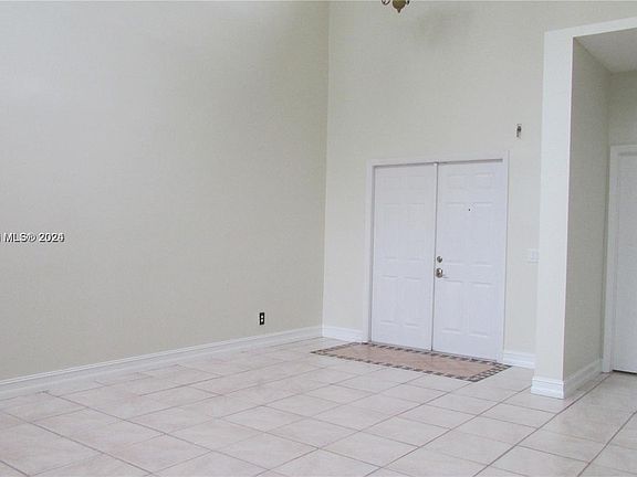 2nd image of 1306 Camellia Cir Unit 1306