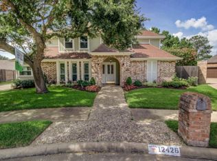 12426 Meadow Lake Dr, Houston, TX 77077