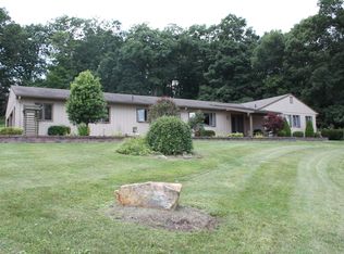814 Overlook Dr, Somerset, PA 15501