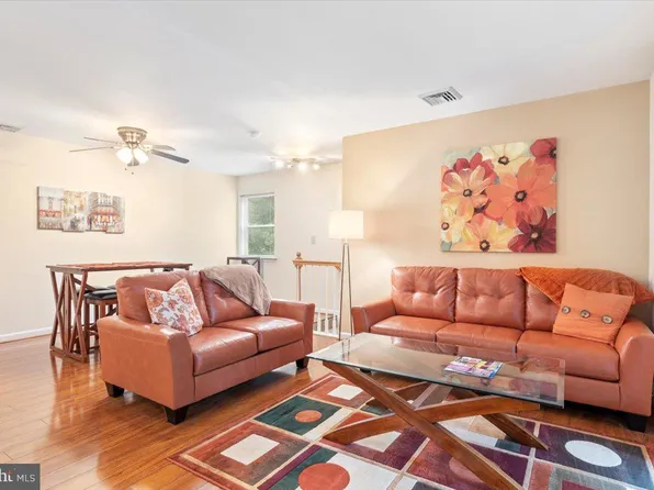 907 Horseshoe Dr, Royersford, PA 19468