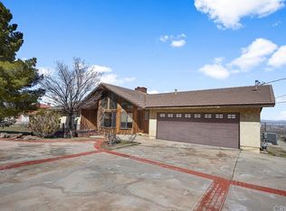 1035 Lakeview Dr, Palmdale, CA 93551