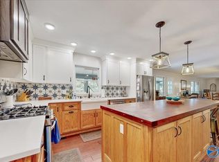 42 Peek Rd, Hartselle, AL 35640