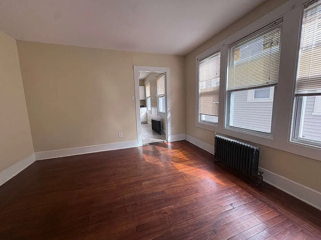 3 bed, $1,625 — Photo 3