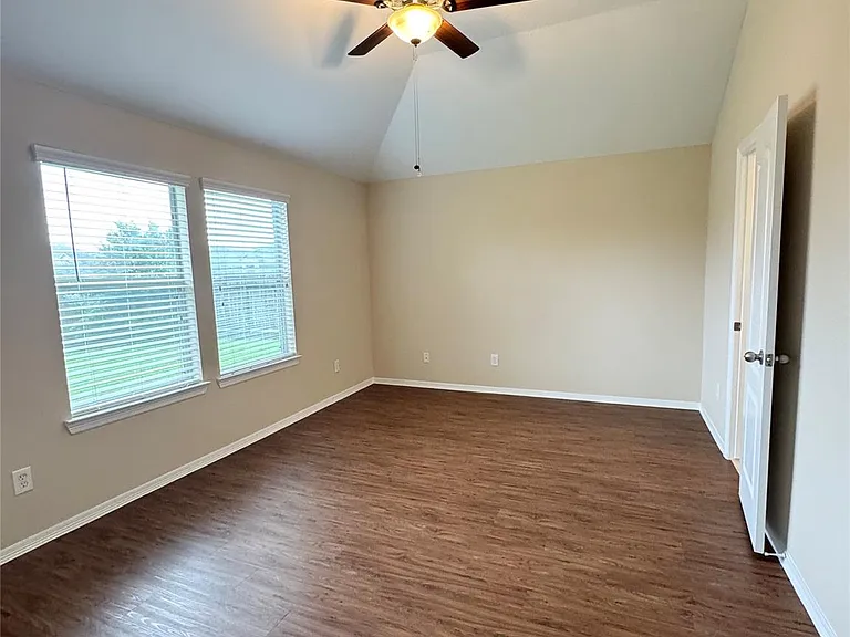 7039 Durango Creek Dr — Photo 18
