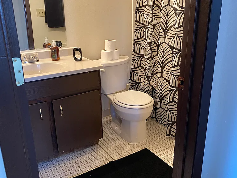 Amberwood Apartments — Photo 10