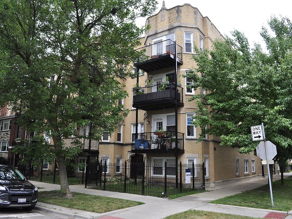 1st image of 2535 W Berwyn Ave APT 1