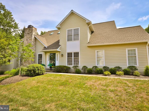 130 Birkdale Dr, Blue Bell, PA 19422