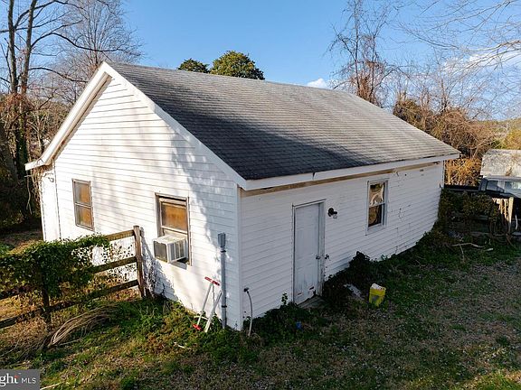 5th image of 16125 Bradburn Ln