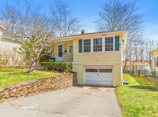 17 Vineyard St, Worcester, MA 01603