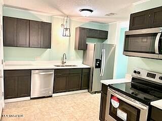 4th image of 2413 Heritage Dr