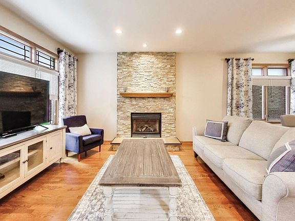 4th image of 5038 N Rutherford Ave