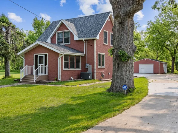 4427 J St SW, Cedar Rapids, IA 52404