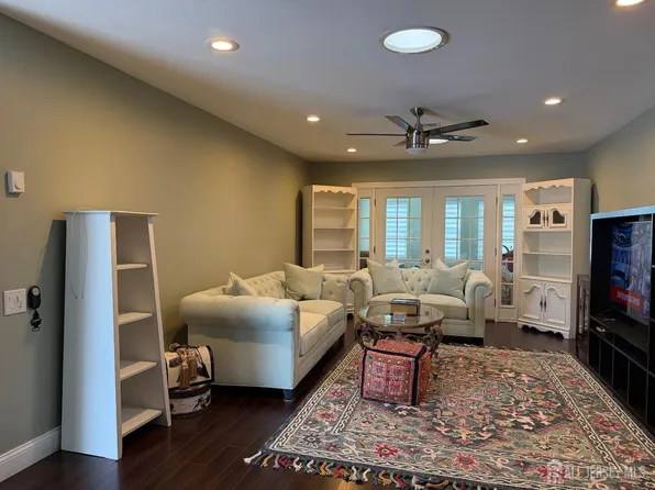 652 Ardmore Rd #A, Monroe Township, NJ 08831