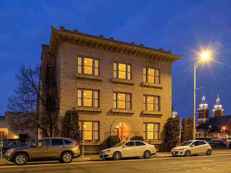 1214 W Sprague Ave #32 — Photo 1