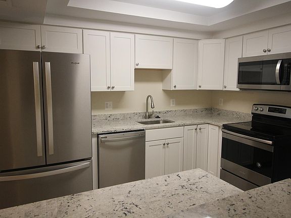 3rd image of 217 Greenfield Ct