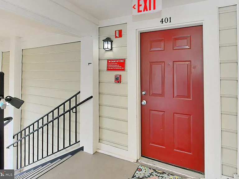 1100 Quaker Hill Dr #401 — Photo 32