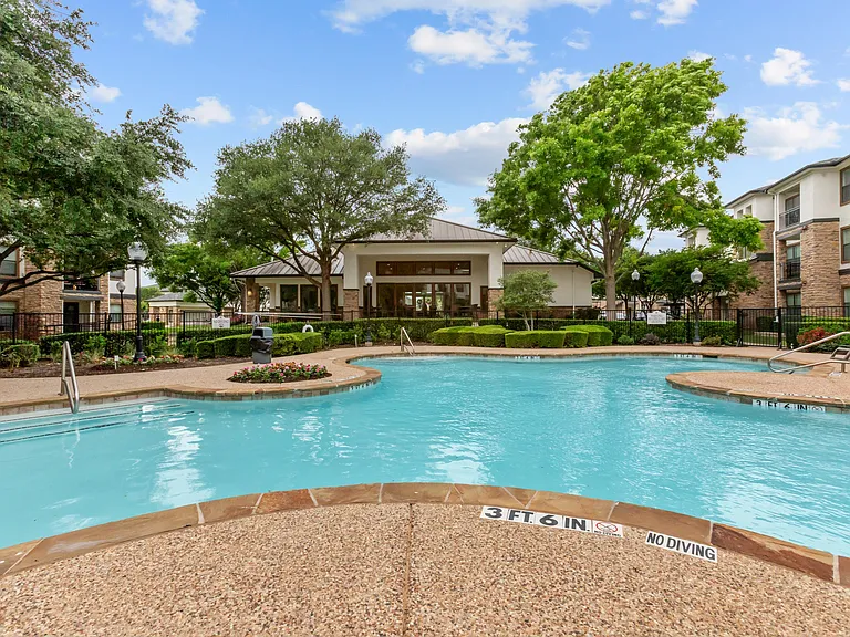 PECAN POINTE — Photo 14