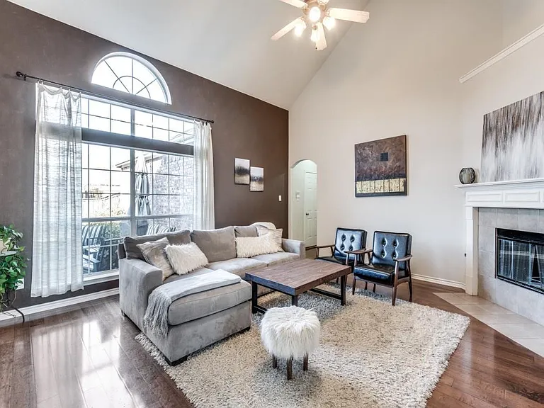 10572 Coach House Ln — Photo 20