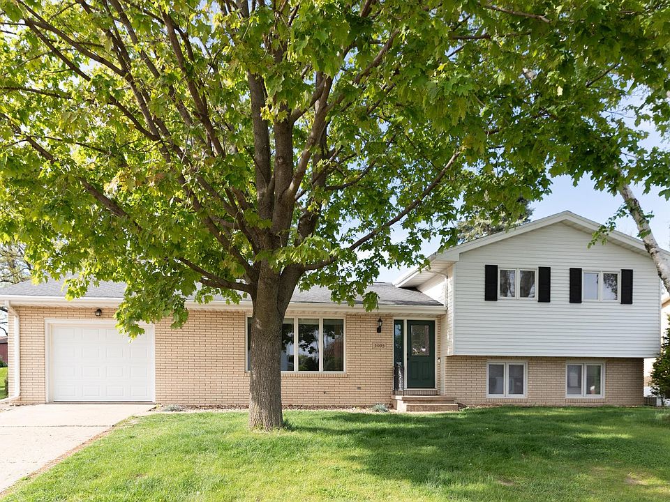 1st image of 3005 Saint Anne Dr