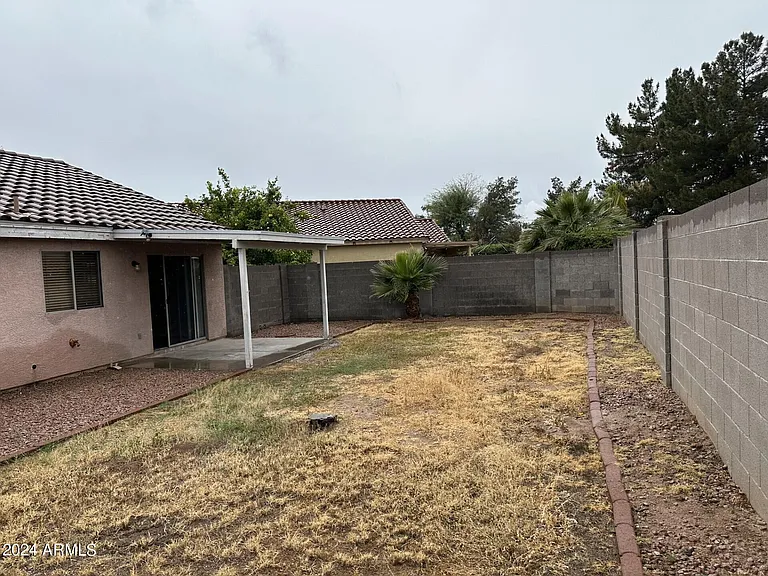1006 S Slater Cir — Photo 14