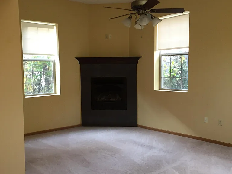 111 Kathleen St #6 — Photo 2