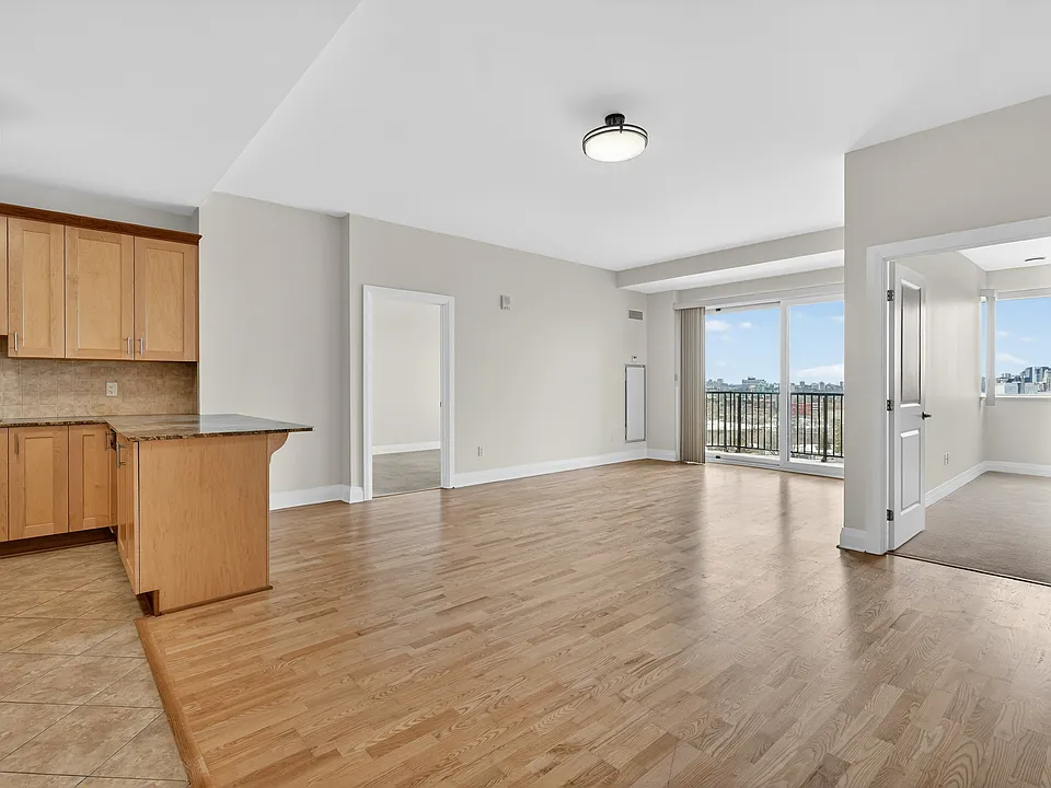 1425 Vanier Pkwy