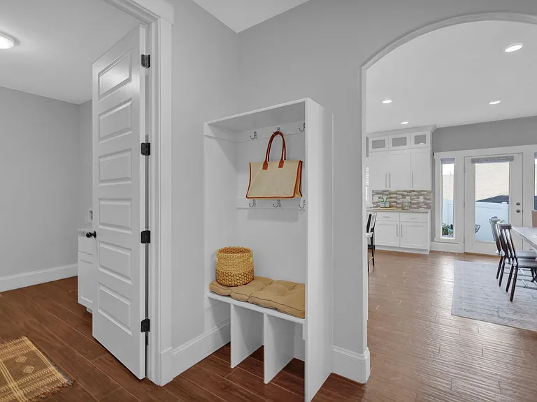 910 S Pace Pl — Photo 16