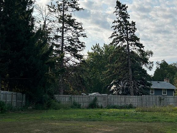 2nd image of Pearson Way NE