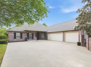 2733 Rue Calais Dr, Lake Charles, LA 70605