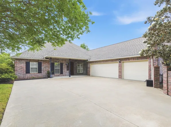 2733 Rue Calais Dr, Lake Charles, LA 70605