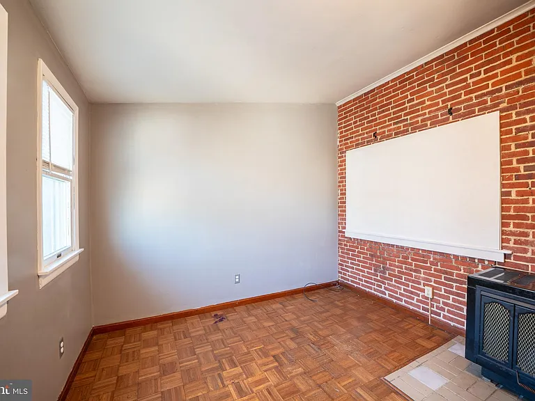 705 Eastshire Dr — Photo 14