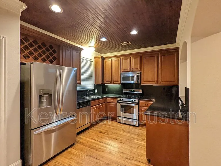 5130 Scotland St — Photo 10