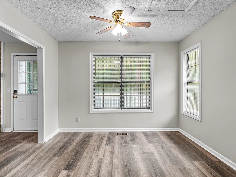 90 Edelweiss Dr — Photo 13