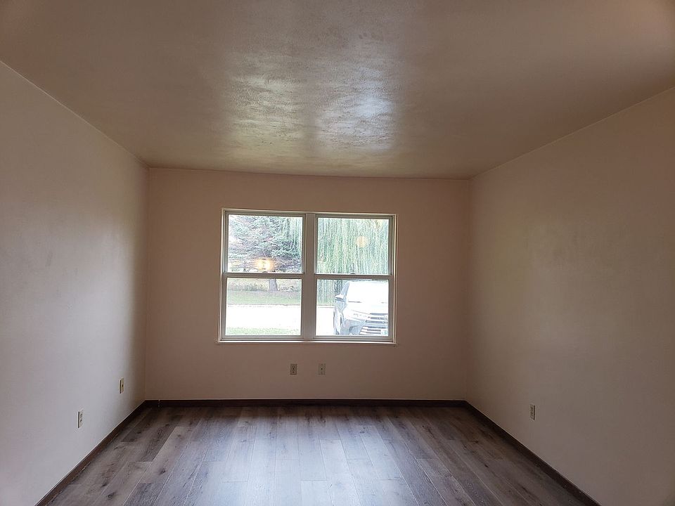 1504 Dr 3, Jamestown, ND 58401 Zillow