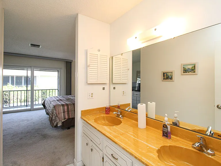 239 Palm Dr #2 — Photo 28