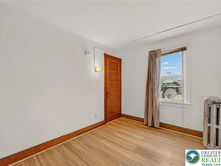 626 N 11th St — Photo 36