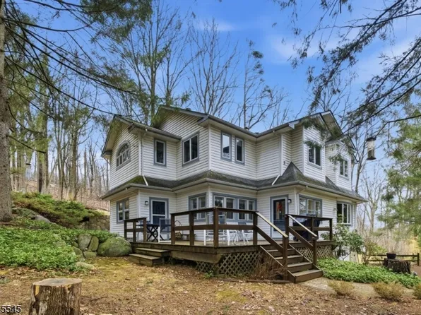 4 Emmet Roche Dr, Montville Twp., NJ 07005