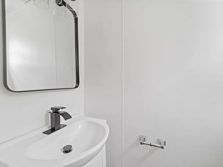 2215 N Wood Ave — Photo 13