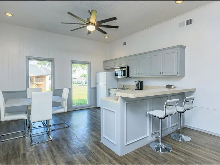 Aspen Place Apartments - June Rent FREE: Move-In by 6/15! — Photo 40